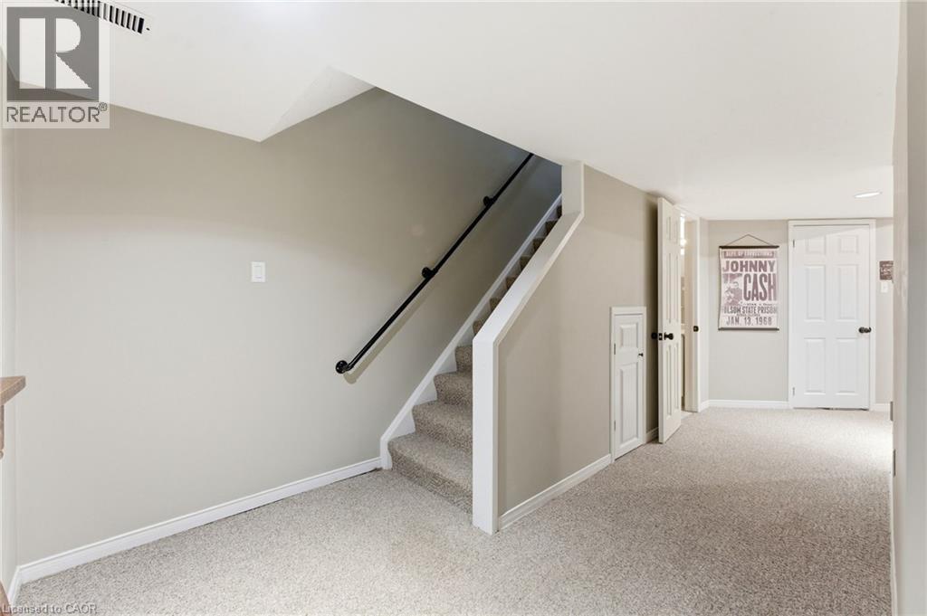 31 WAKEFIELD Lane - Image 24