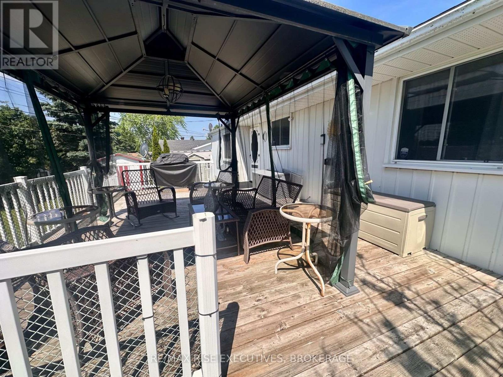 214 AMHERST DRIVE - 15