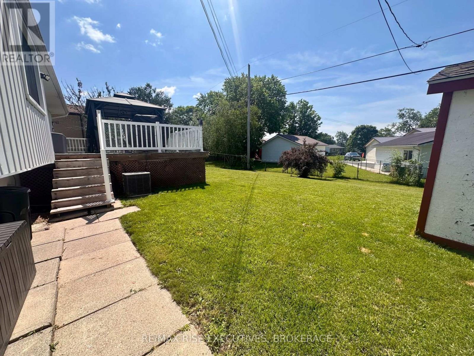 214 AMHERST DRIVE - 17