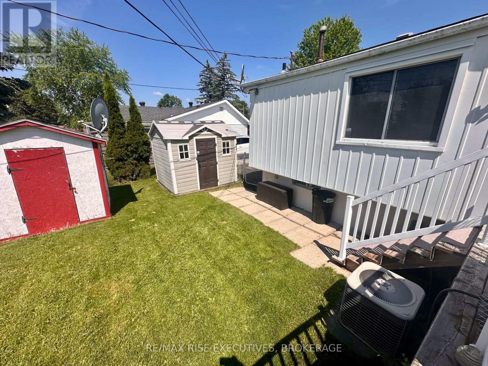 214 AMHERST DRIVE - 20
