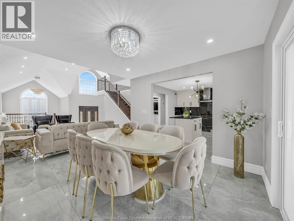 204 HAMPTON CRESCENT - 18