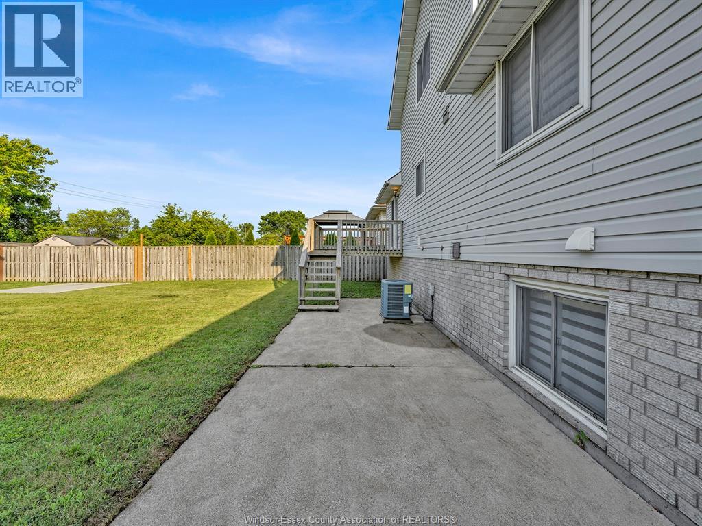204 HAMPTON CRESCENT - 50