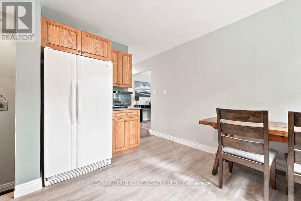 1369 B GREENWOOD ROAD - 18