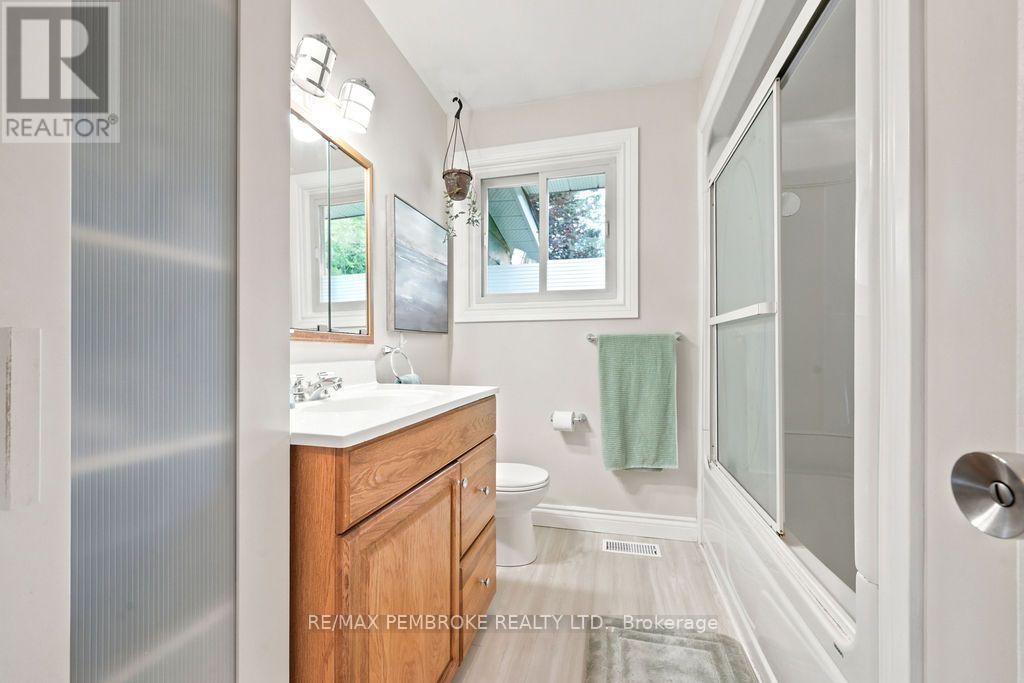 1369 B GREENWOOD ROAD - 22