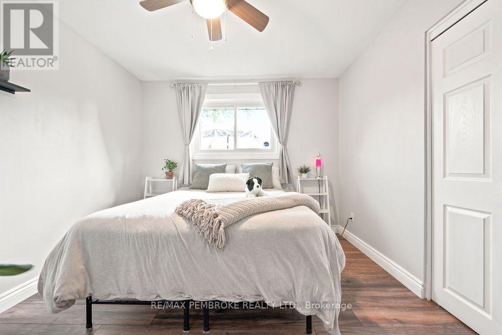 1369 B GREENWOOD ROAD - 23