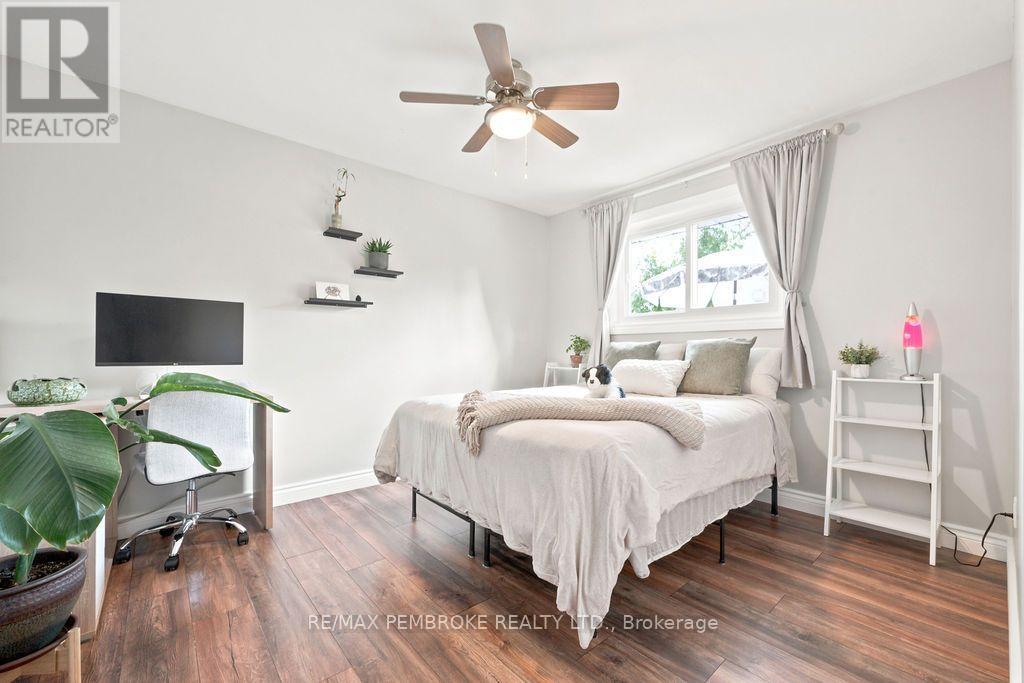 1369 B GREENWOOD ROAD - 24