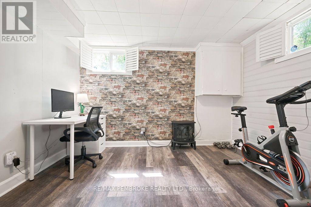 1369 B GREENWOOD ROAD - 28