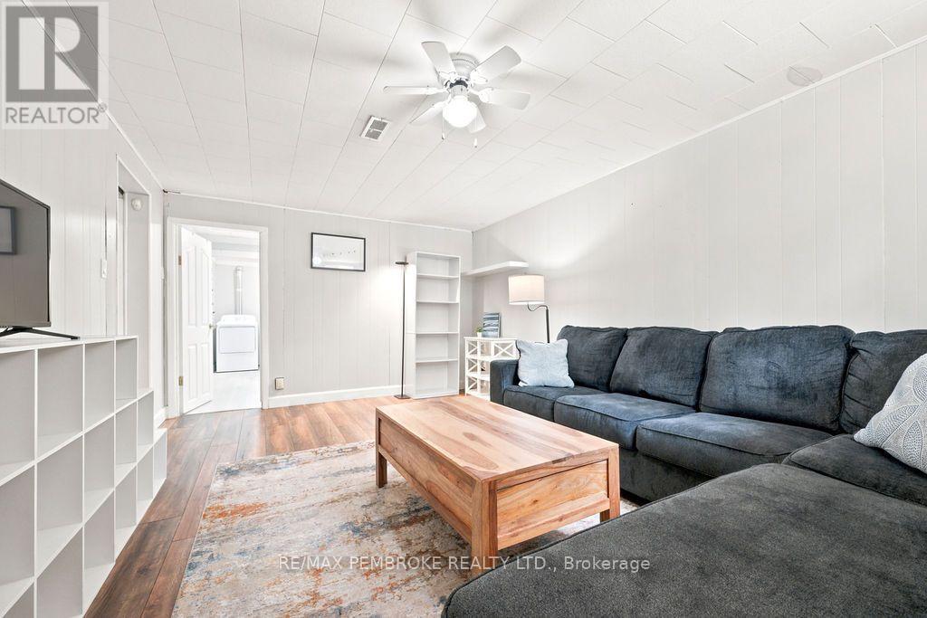1369 B GREENWOOD ROAD - 32