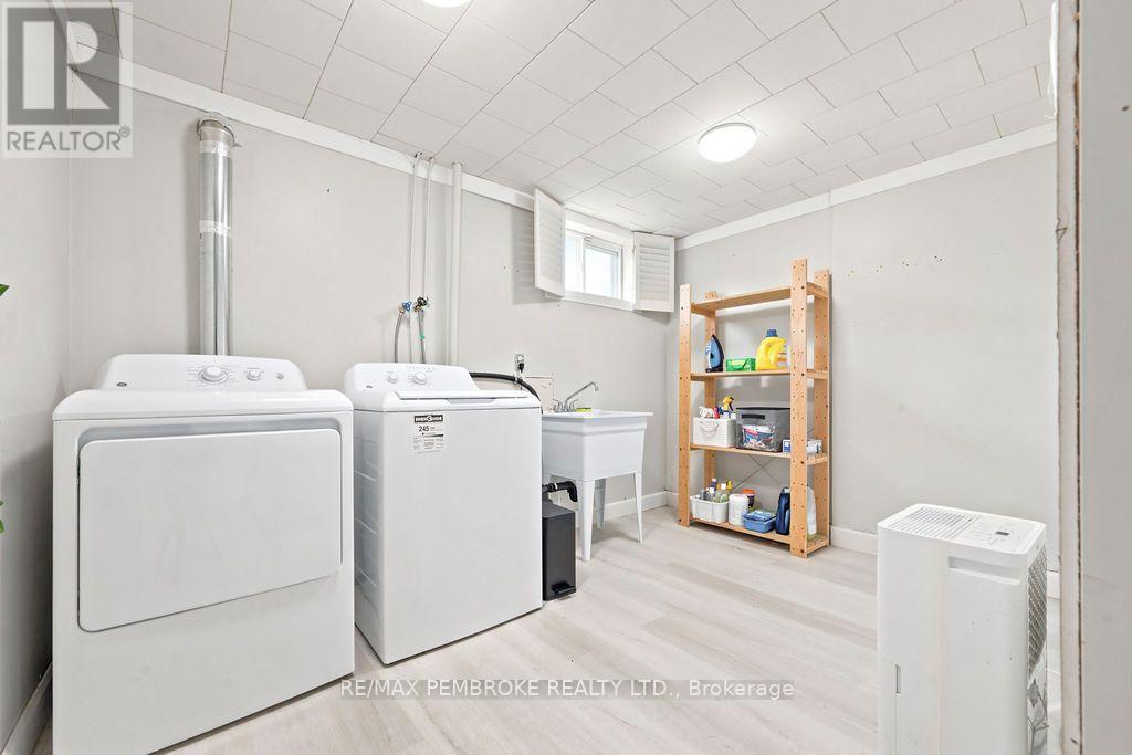1369 B GREENWOOD ROAD - 35