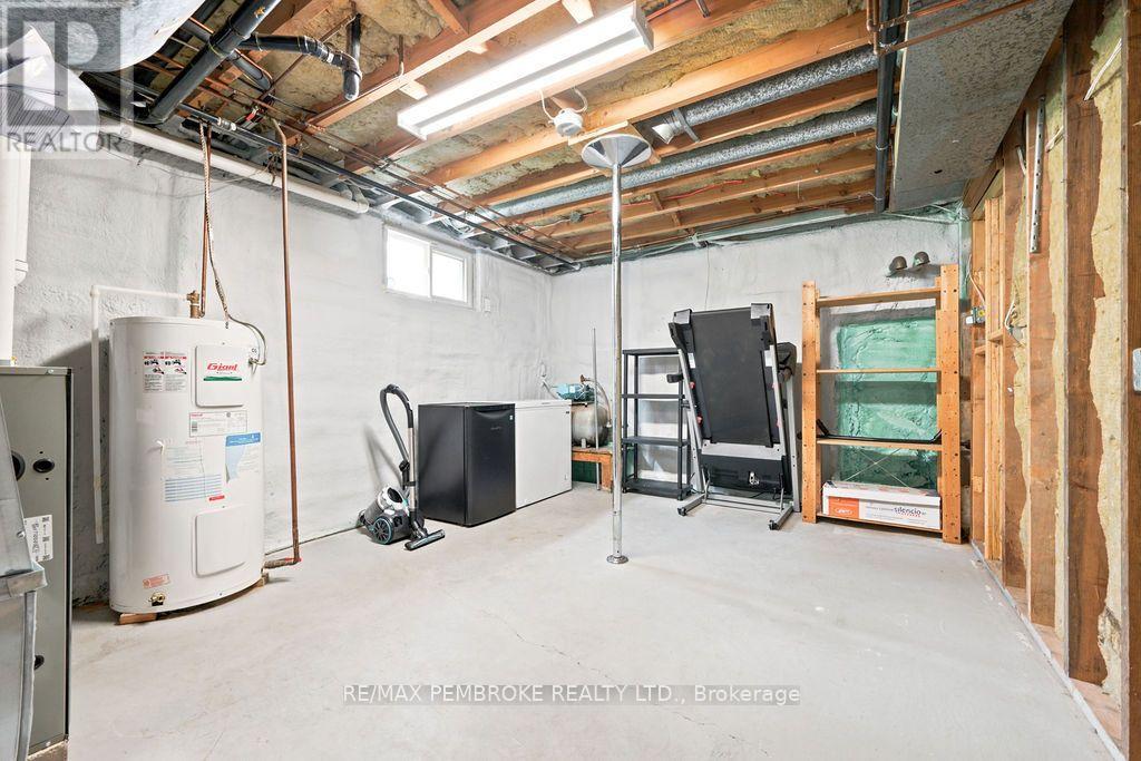 1369 B GREENWOOD ROAD - 37