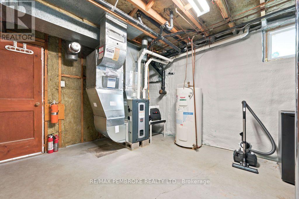 1369 B GREENWOOD ROAD - 38