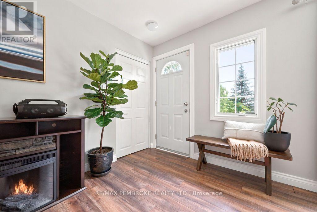 1369 B GREENWOOD ROAD - 7
