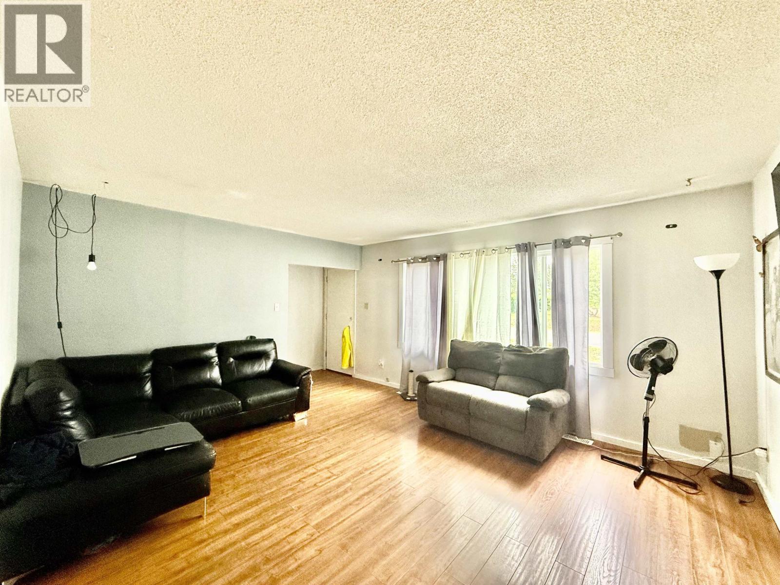 2055-2057 KANATA AVENUE - 21