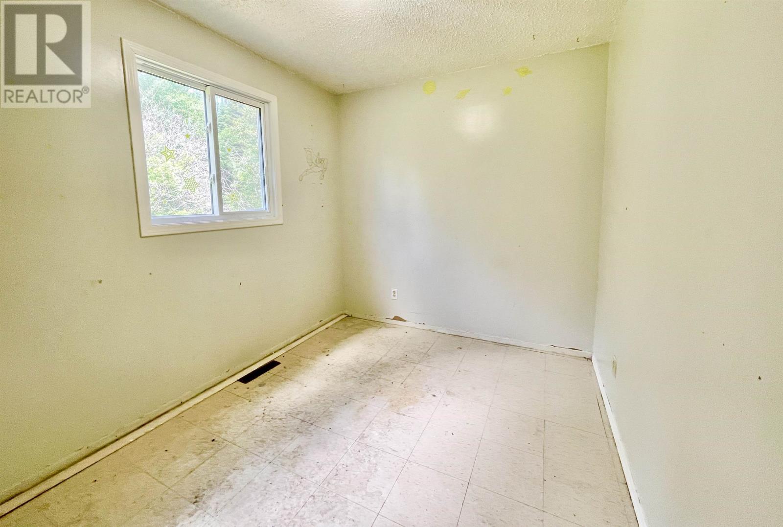 64 Wellington RD - 13