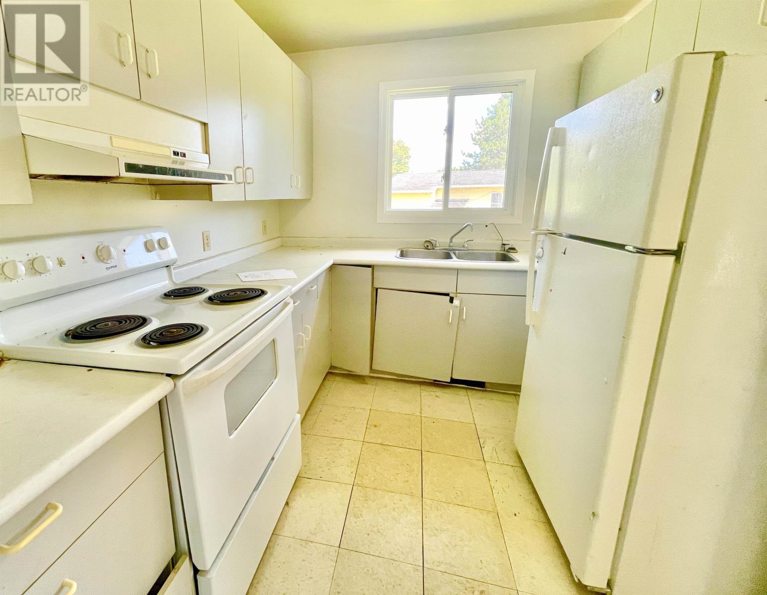 64 Wellington RD - 9