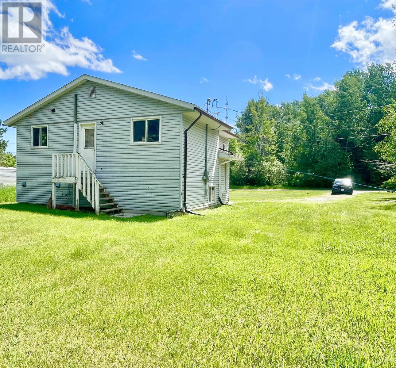 64 Wellington RD - 4