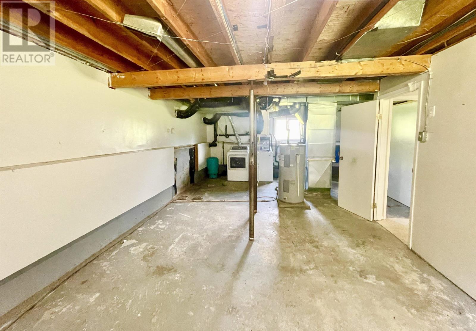 64 Wellington RD - 17