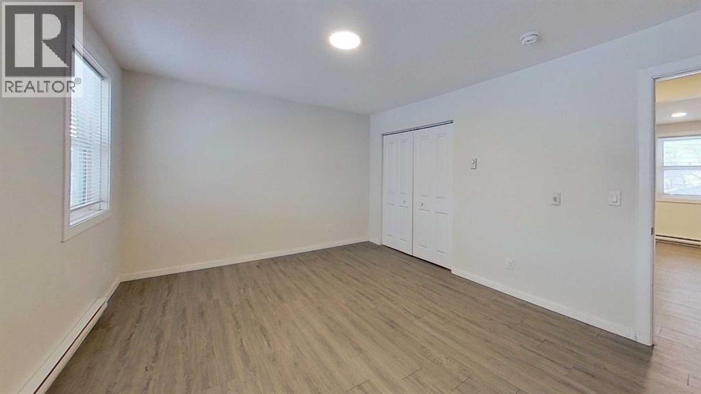 4816 52 Street - 11