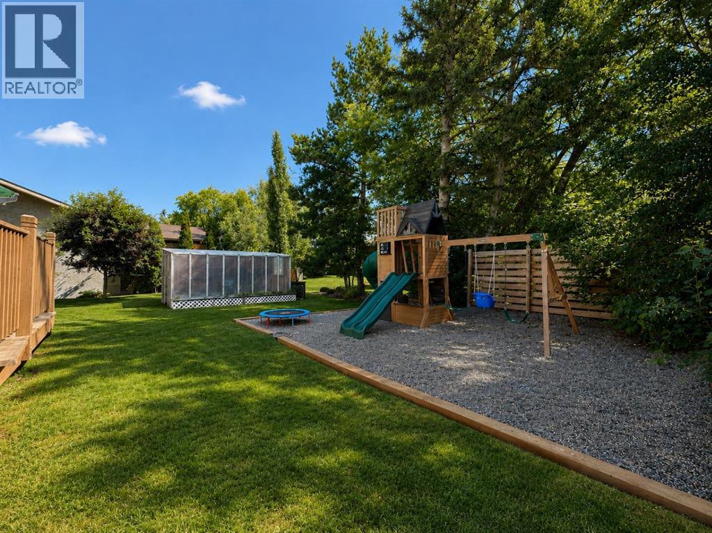 150 Balsam Crescent — photo 32