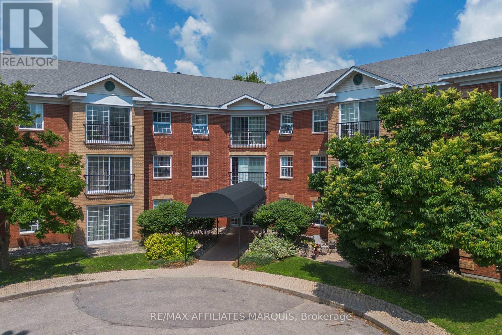 #UNIT #316 40 PEARL STREET - 1