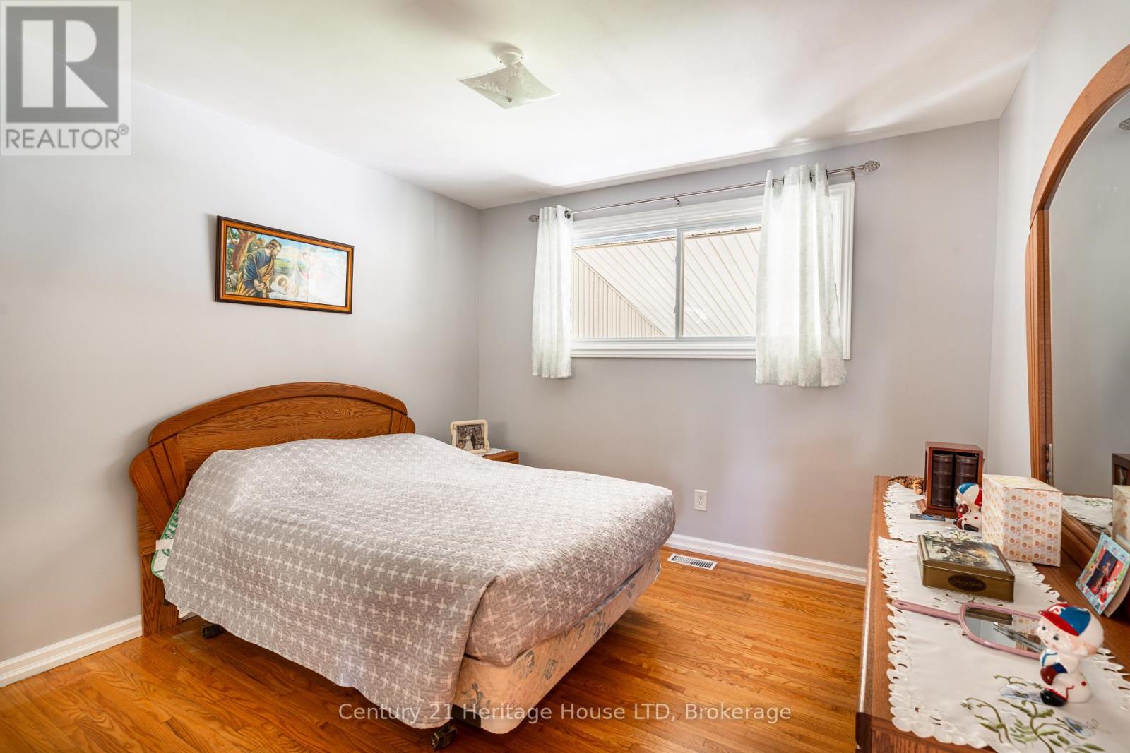 64 CROYDON DRIVE - 17