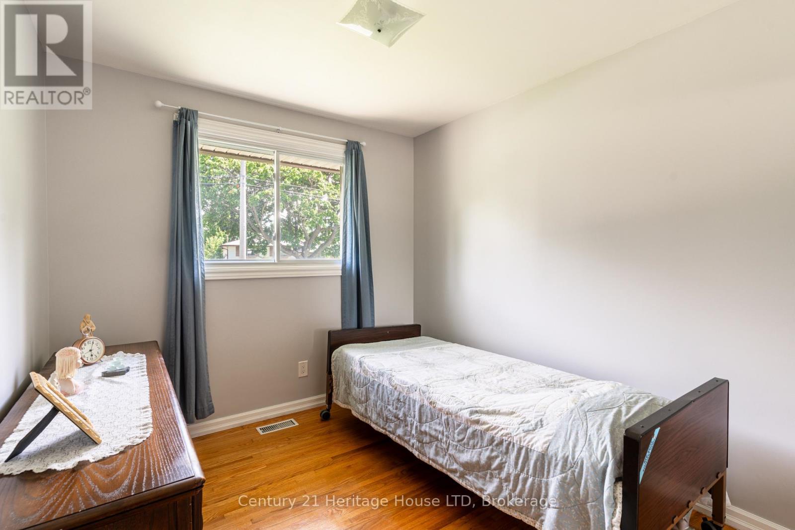 64 CROYDON DRIVE - 18