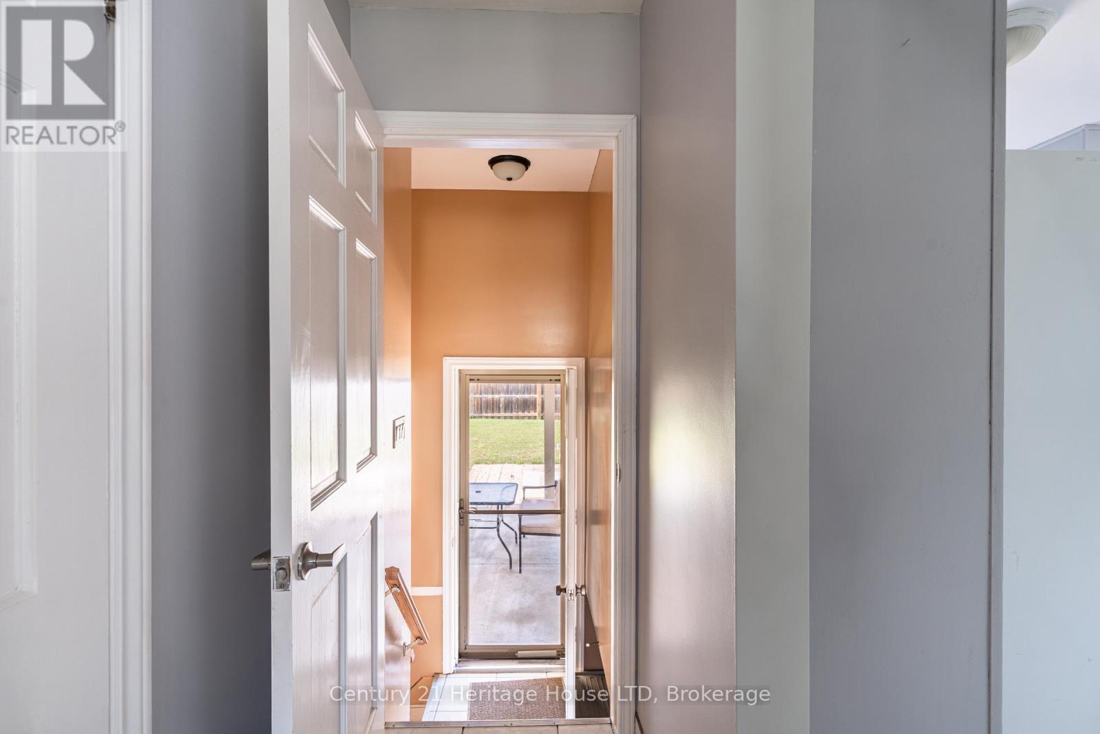 64 CROYDON DRIVE - 21
