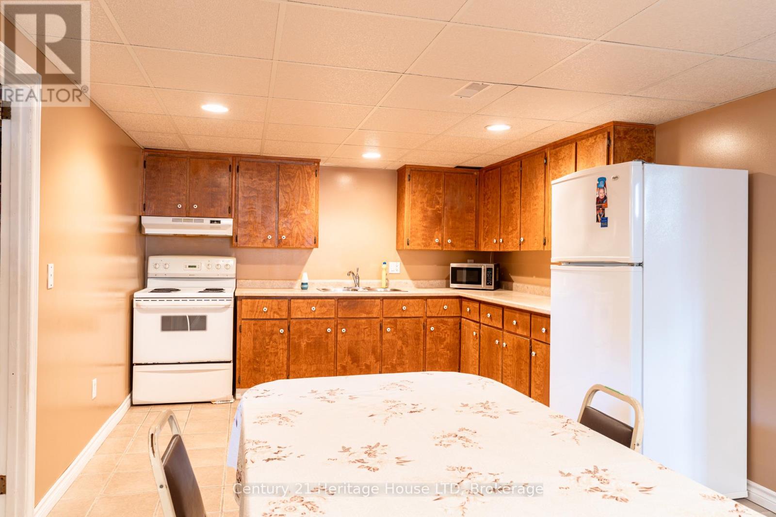 64 CROYDON DRIVE - 26