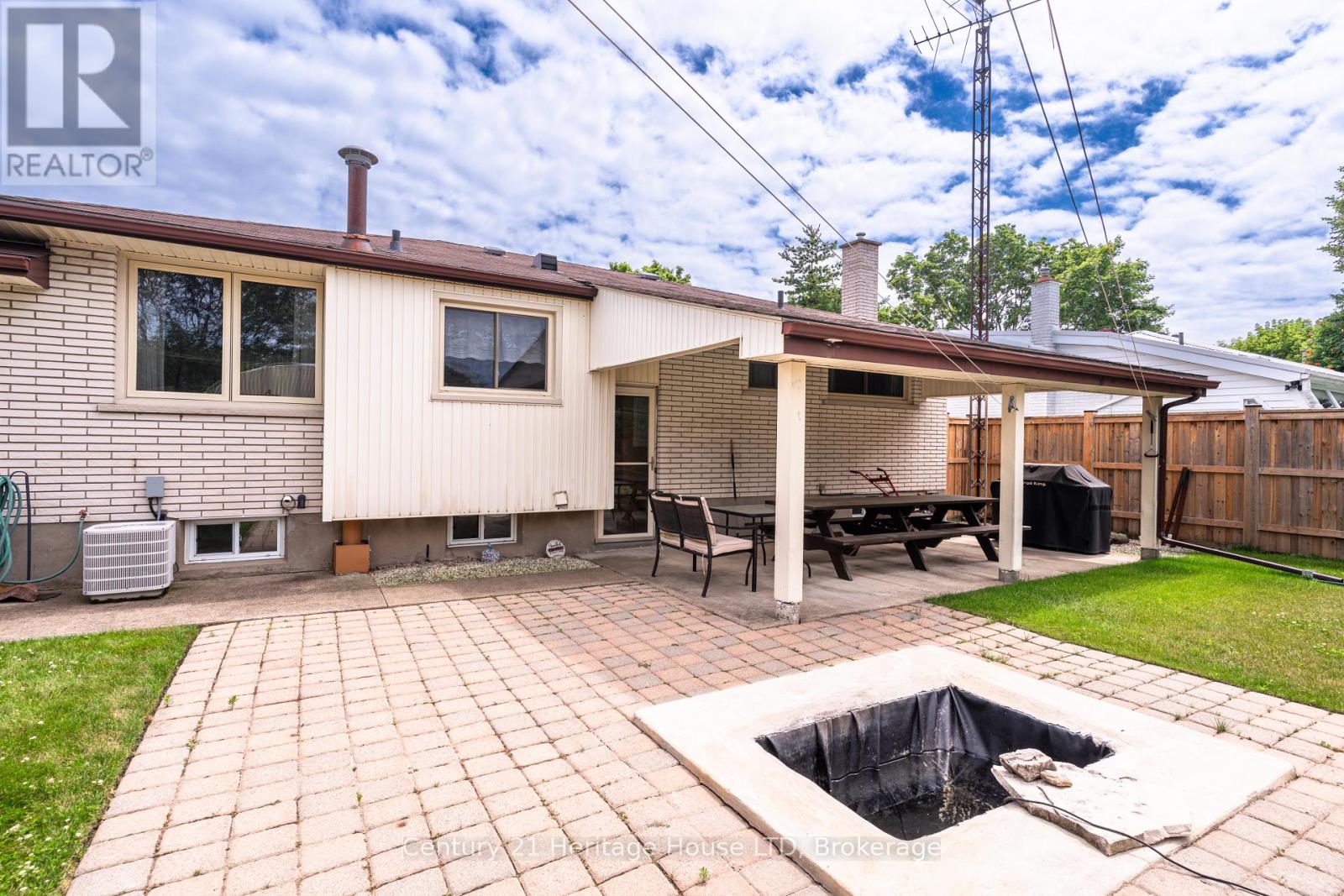 64 CROYDON DRIVE - 29