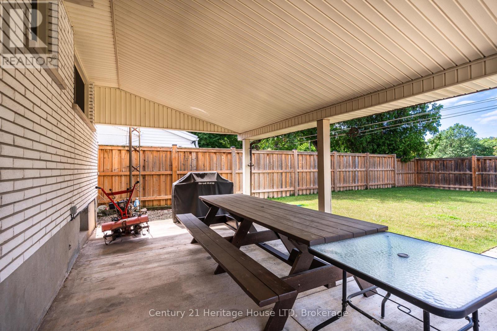 64 CROYDON DRIVE - 30