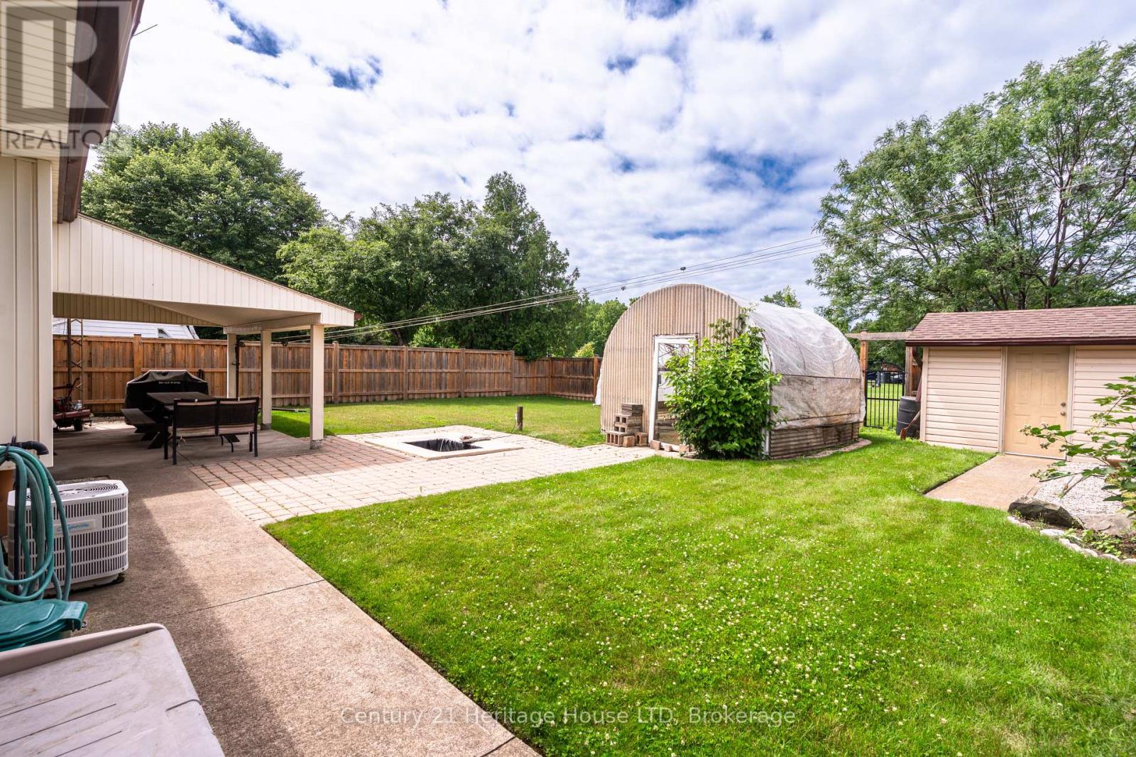 64 CROYDON DRIVE - 33