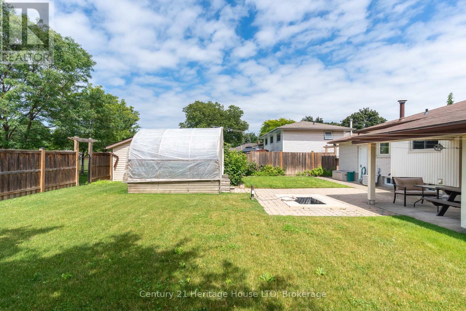 64 CROYDON DRIVE - 35