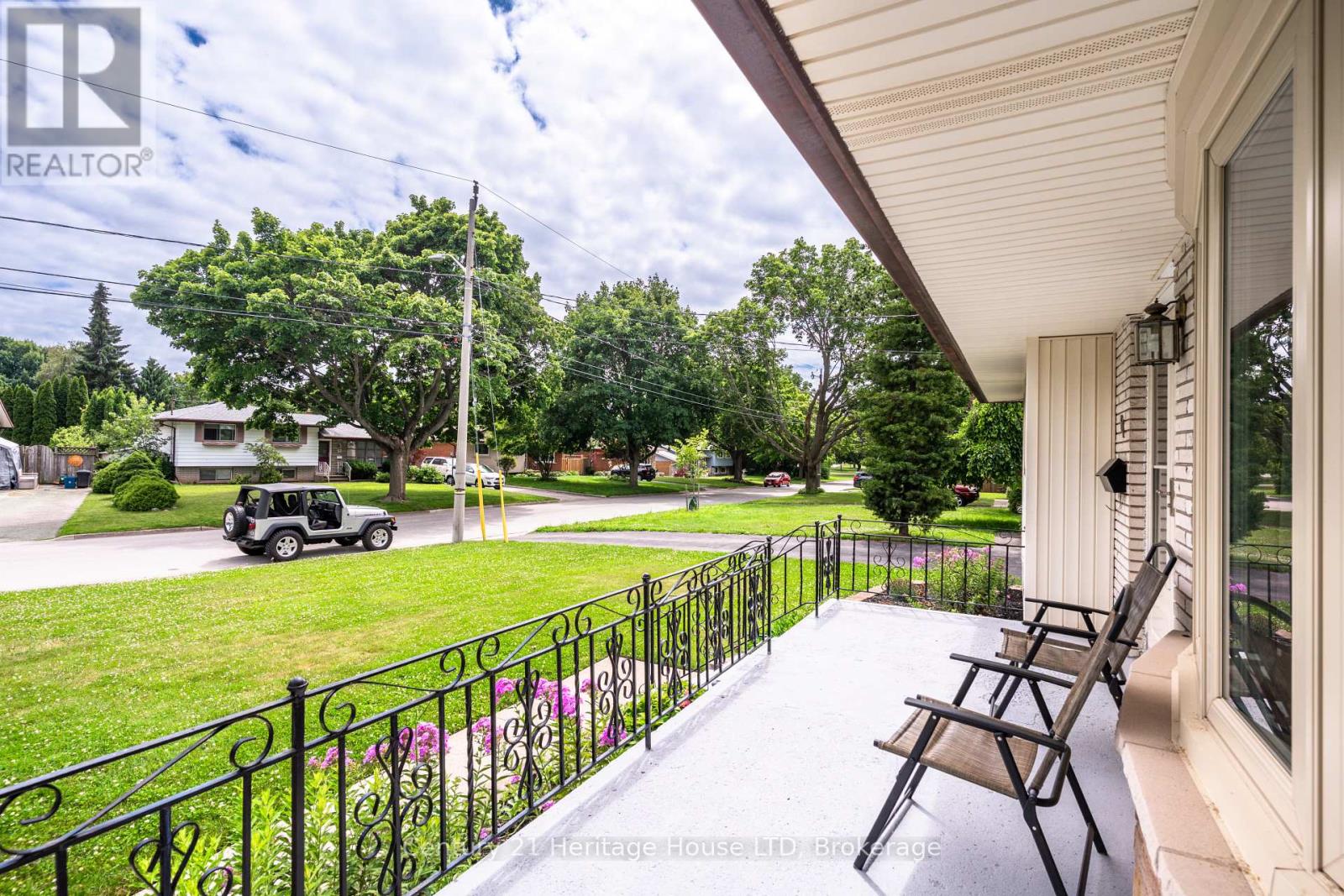 64 CROYDON DRIVE - 39