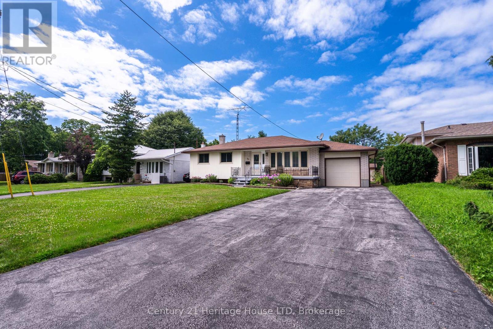 64 CROYDON DRIVE - 7