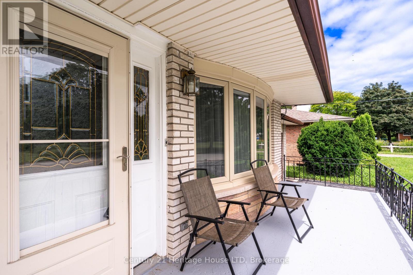 64 CROYDON DRIVE - 9