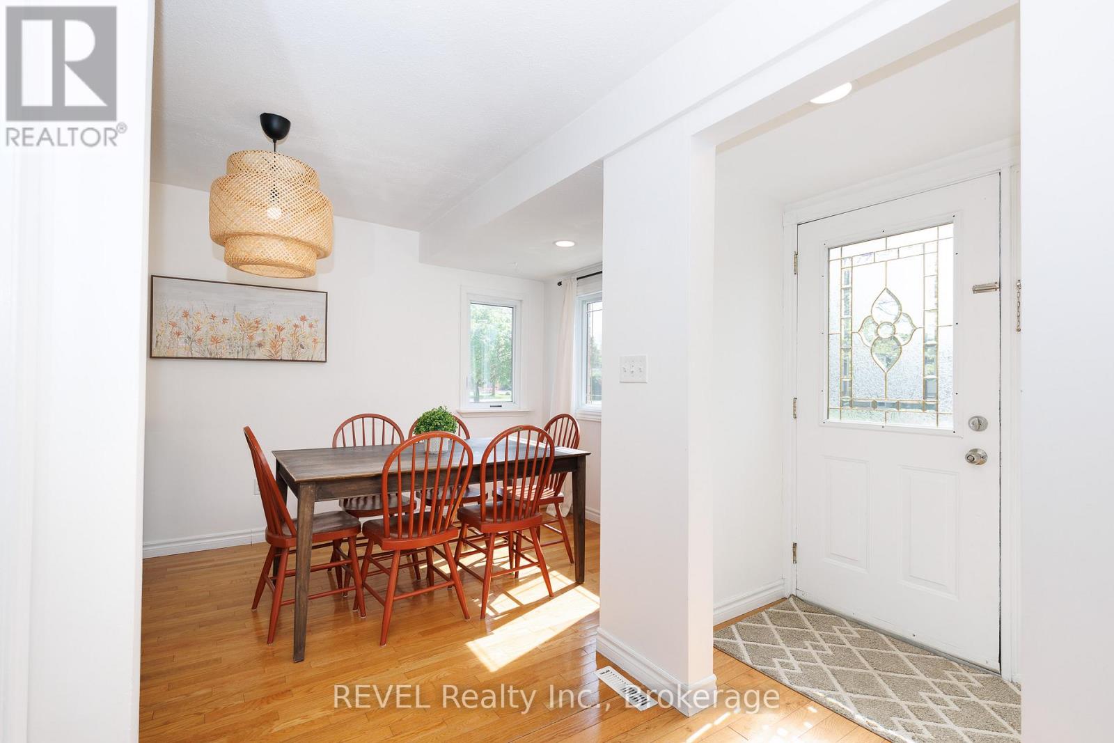92 ROYAL OAK DRIVE - 10