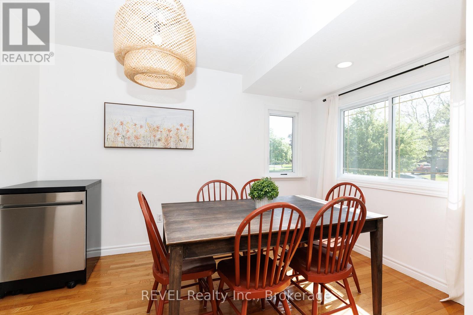 92 ROYAL OAK DRIVE - 11
