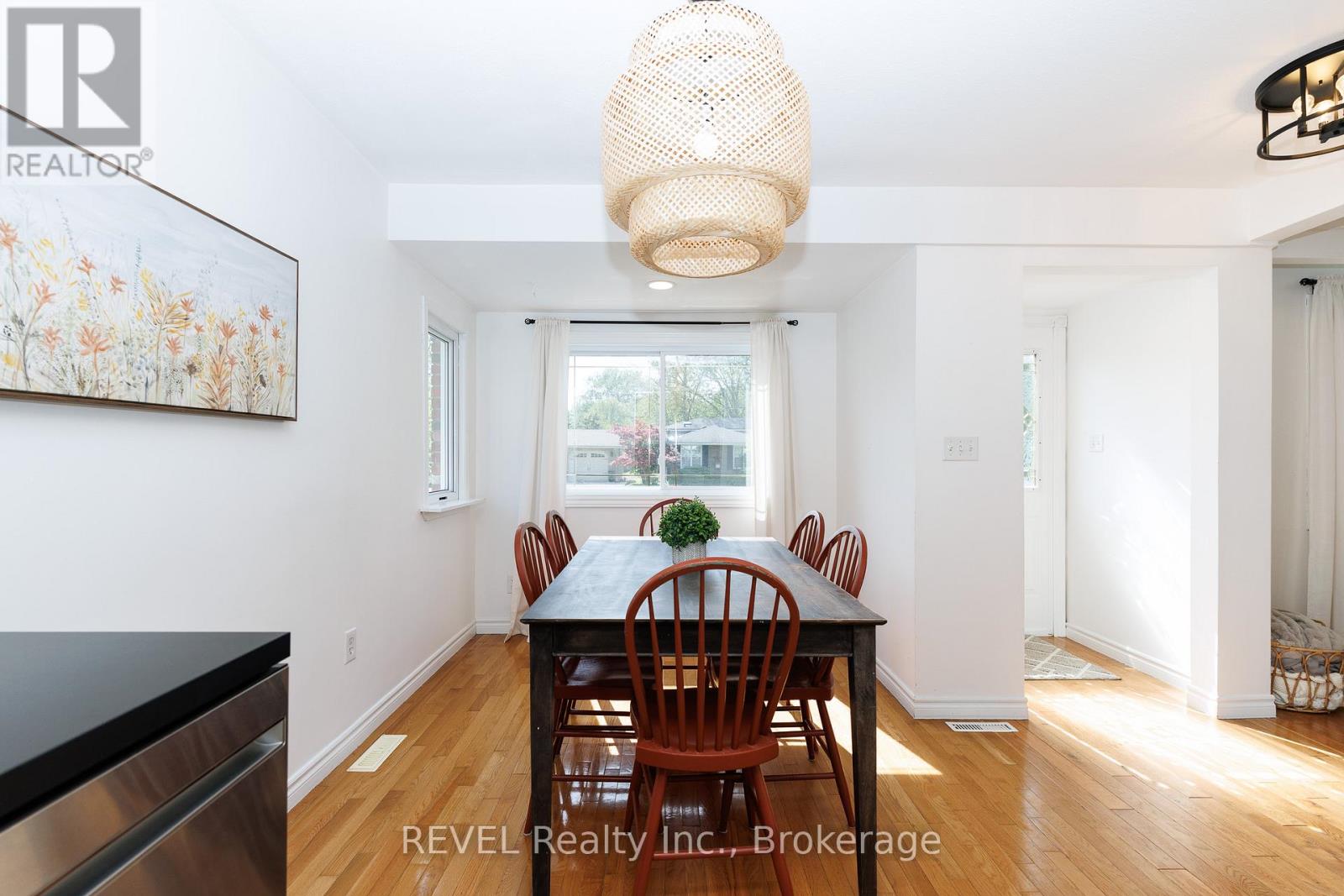 92 ROYAL OAK DRIVE - 12