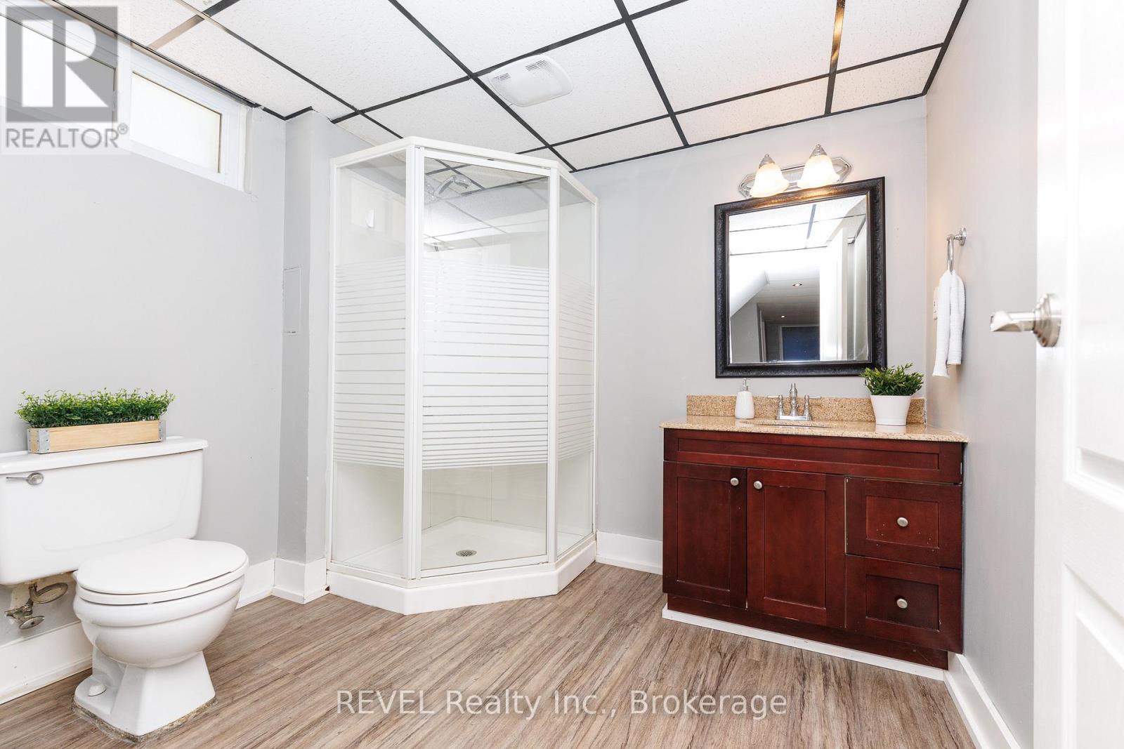92 ROYAL OAK DRIVE - 36