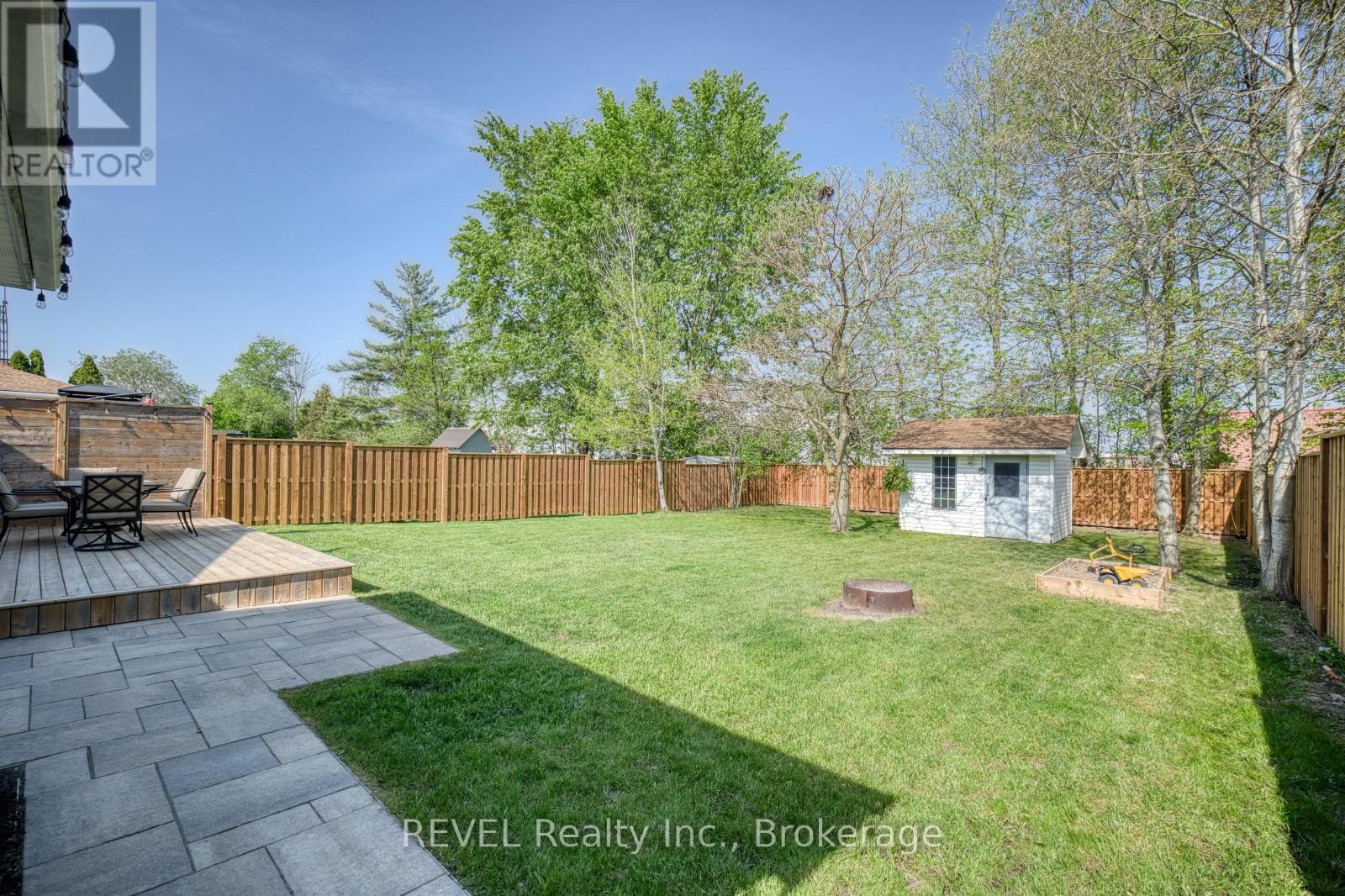 92 ROYAL OAK DRIVE - 39