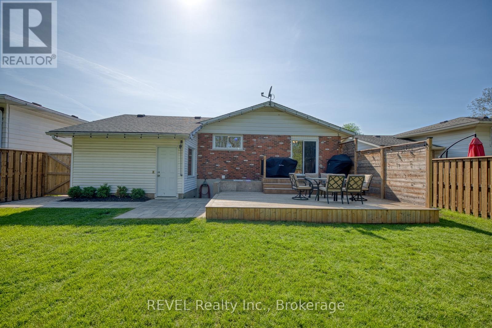 92 ROYAL OAK DRIVE - 45