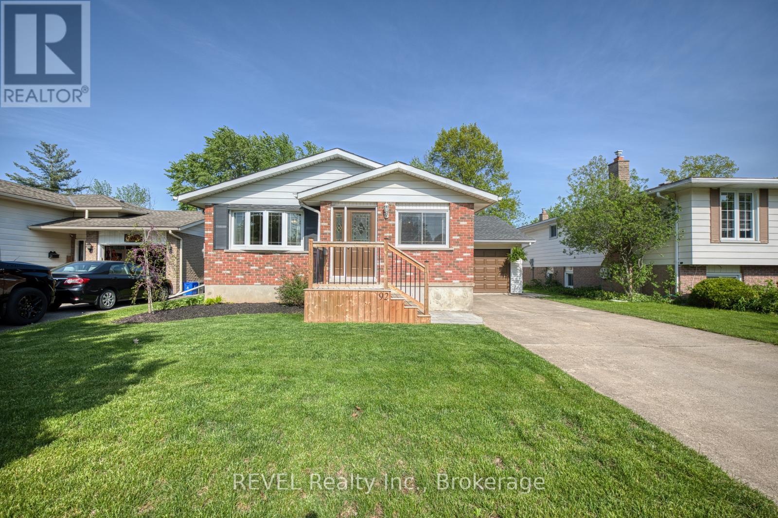92 ROYAL OAK DRIVE - 5