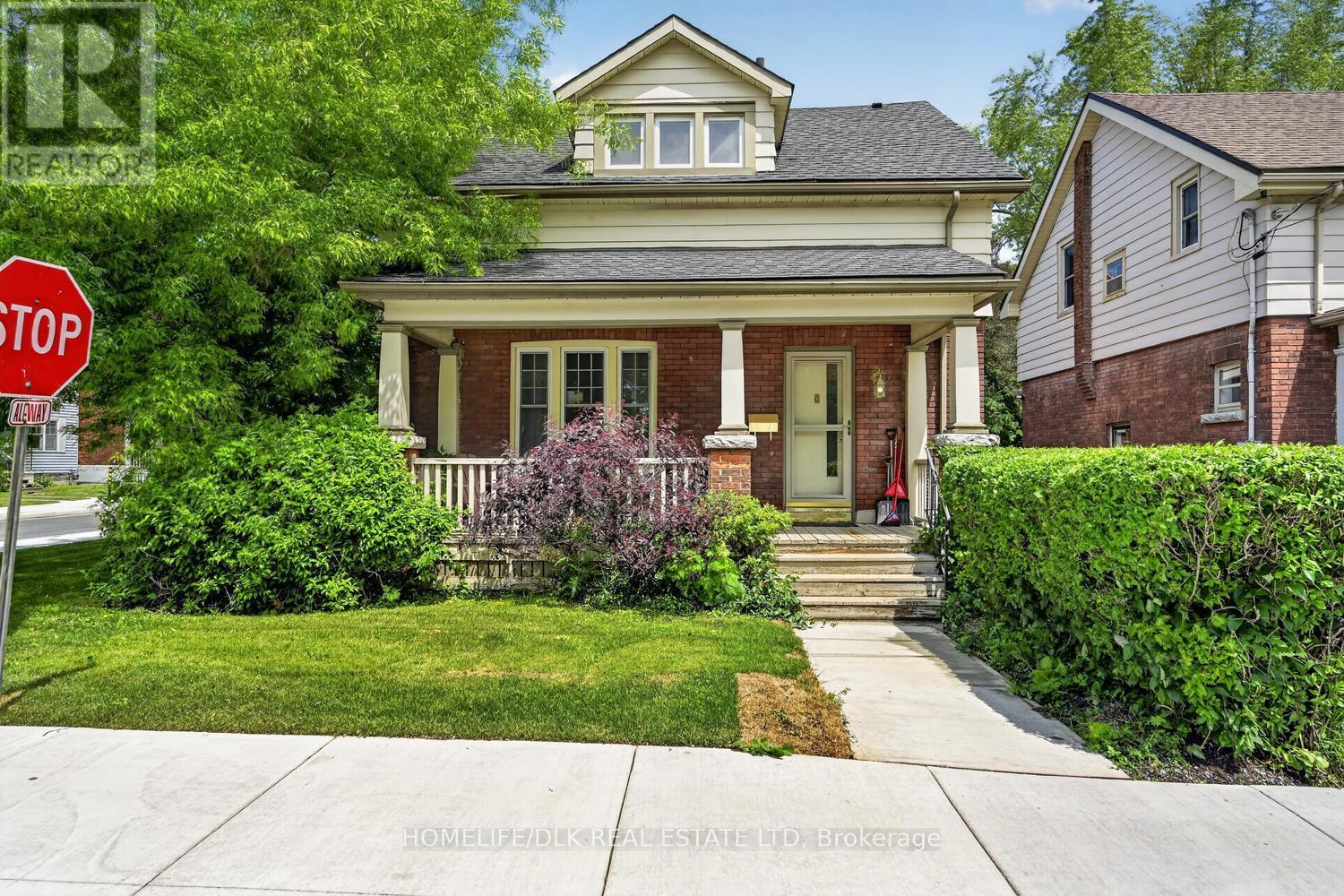 427 EARL STREET - 1