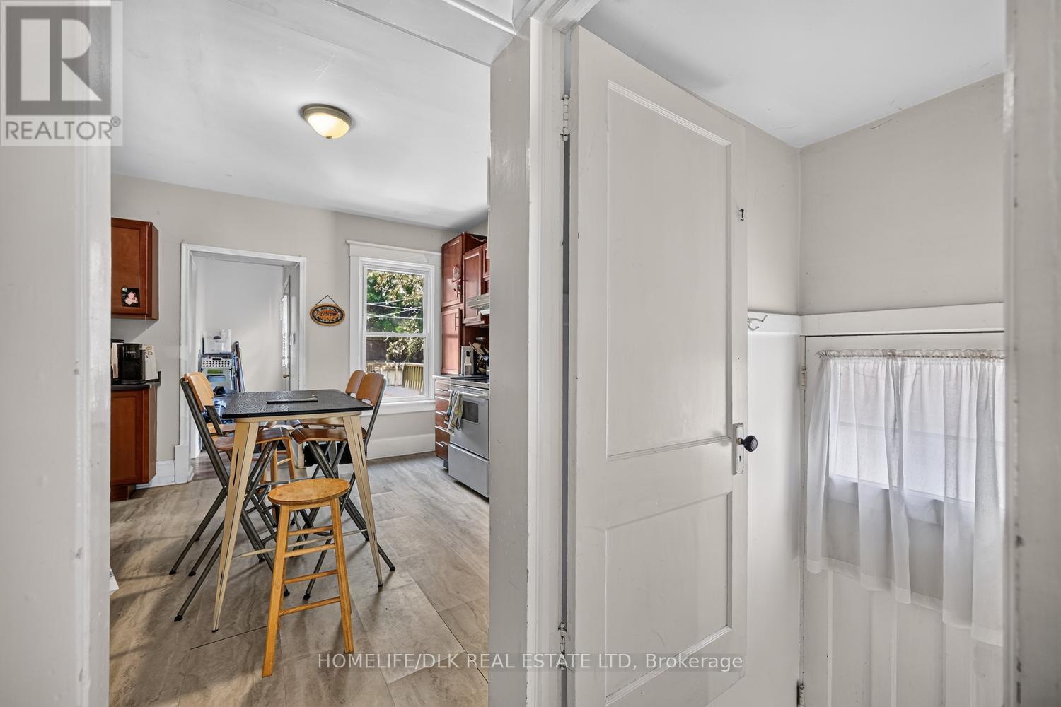 427 EARL STREET - 10