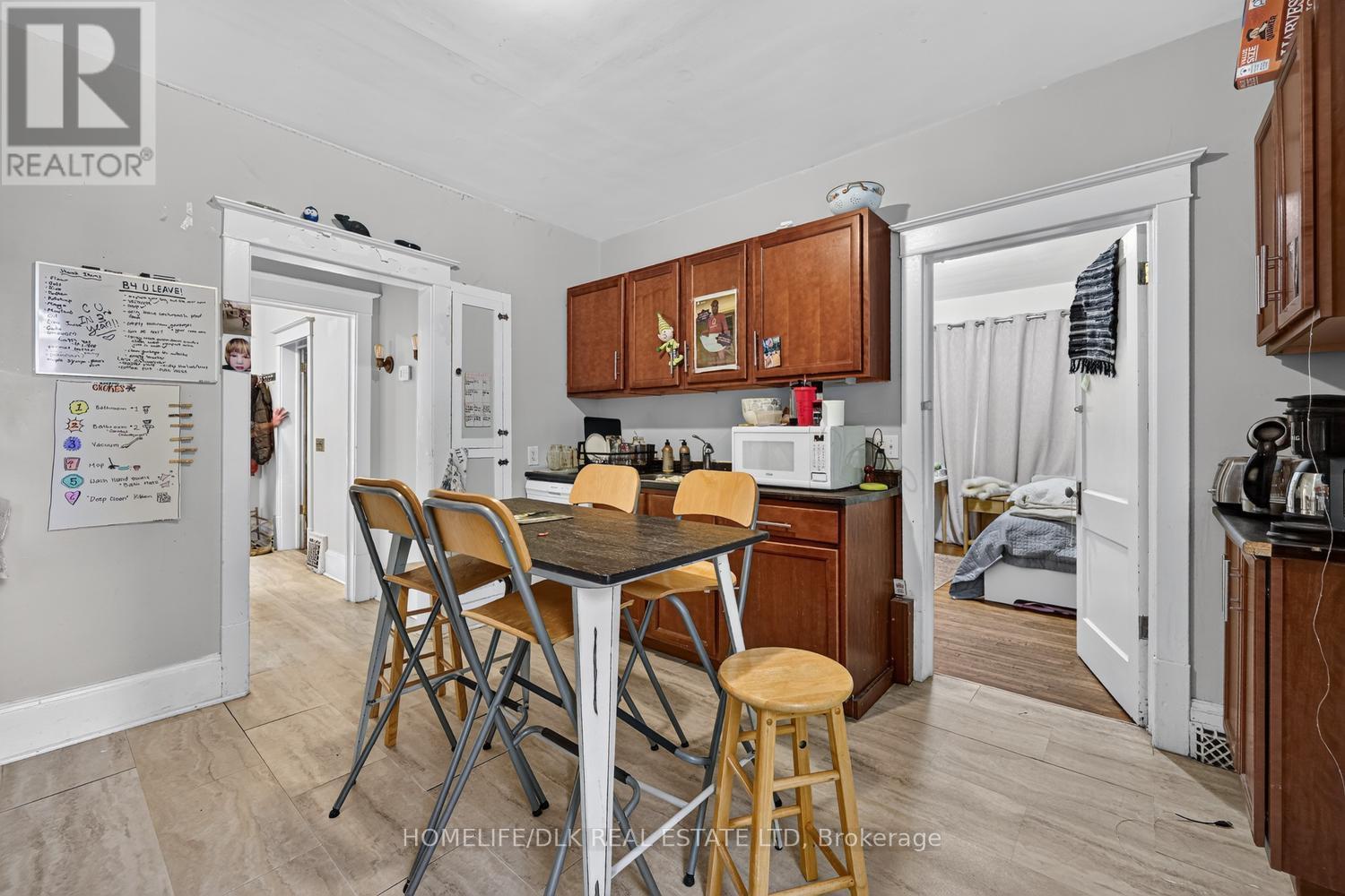 427 EARL STREET - 12