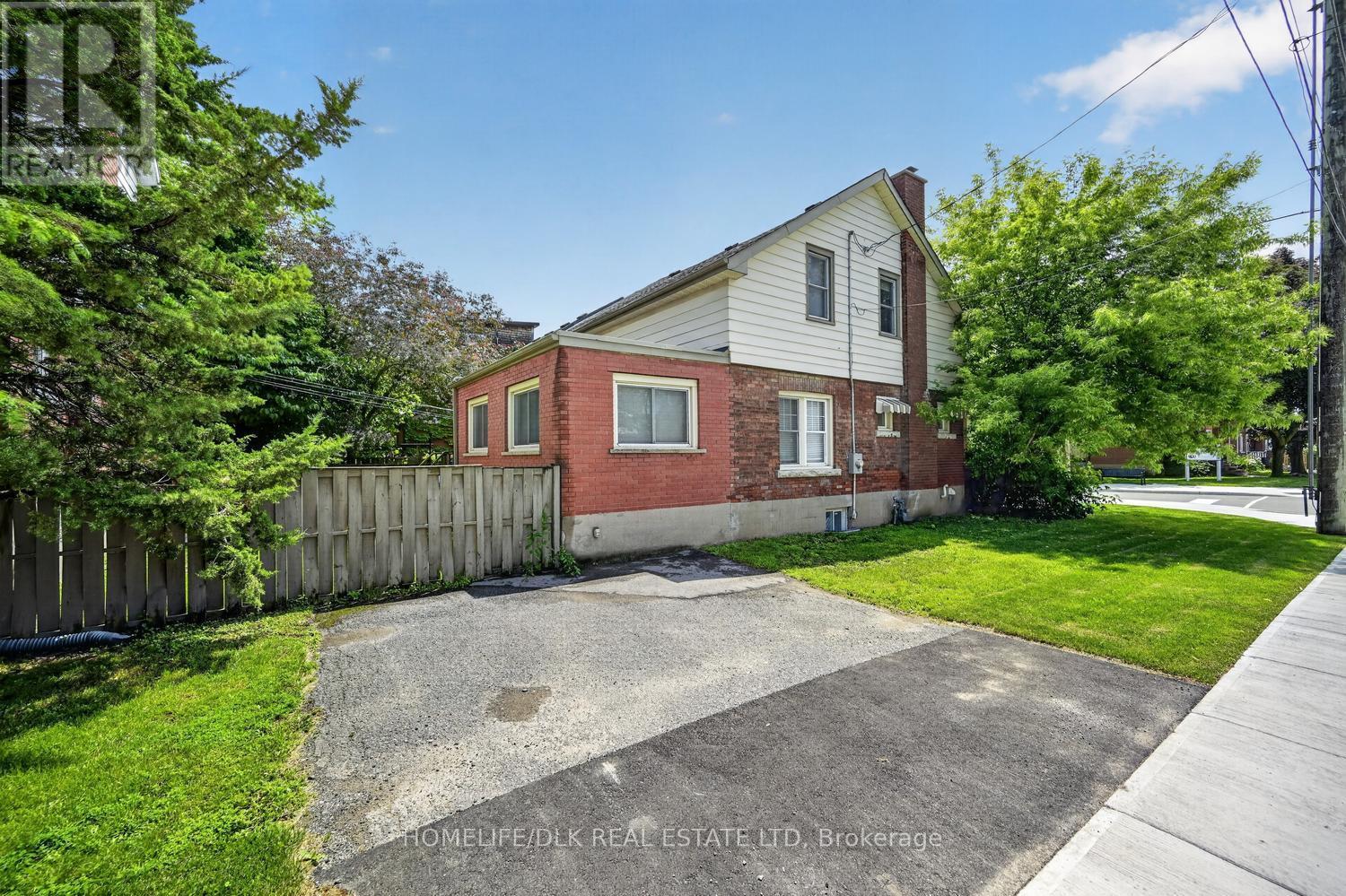 427 EARL STREET - 3