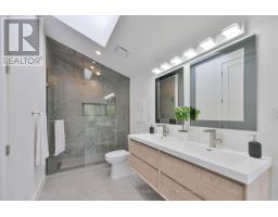 223 Queensdale Avenue, Toronto, ON M4C2B1 Photo 19