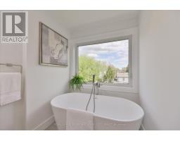 223 Queensdale Avenue, Toronto, ON M4C2B1 Photo 20