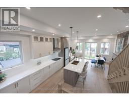 Primary Bedroom - 223 Queensdale Avenue, Toronto, ON M4C2B1 Photo 6