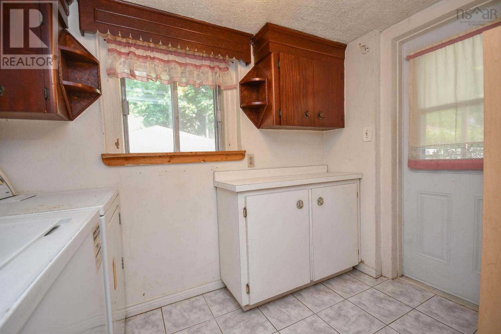 6285 Willow Street - 11